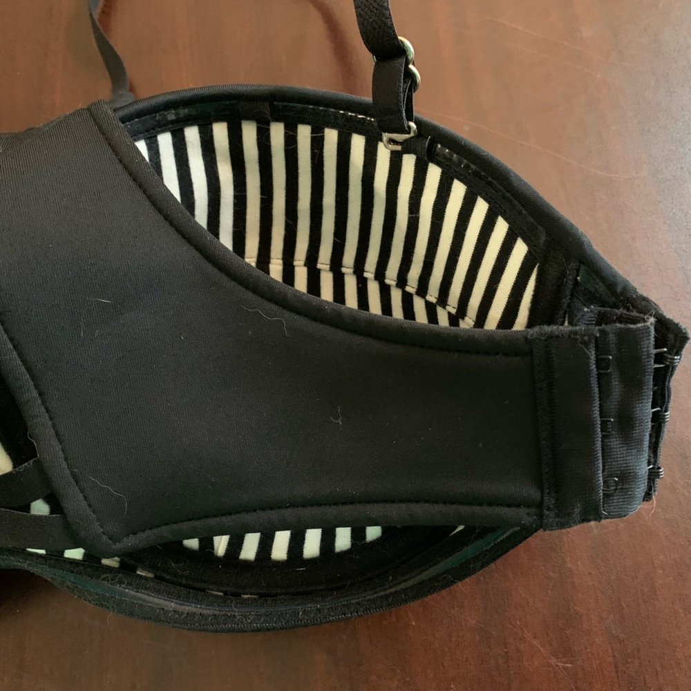 Bra lab size D bra with adjustable band and removable straps. - Picture 9 of 9